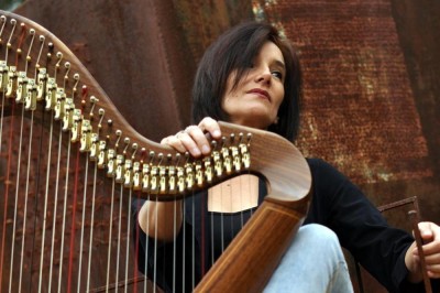 Aurore Bréger, harpe celtique à Saint Martin Labouval